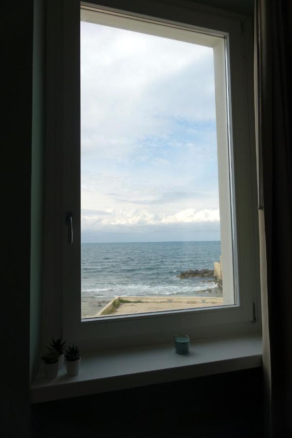 La Finestra Sul Mare Apartment *
